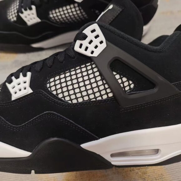 Men's Air Jordan 4 Retro "Black & White" - New With Box - Picture 4 of 7